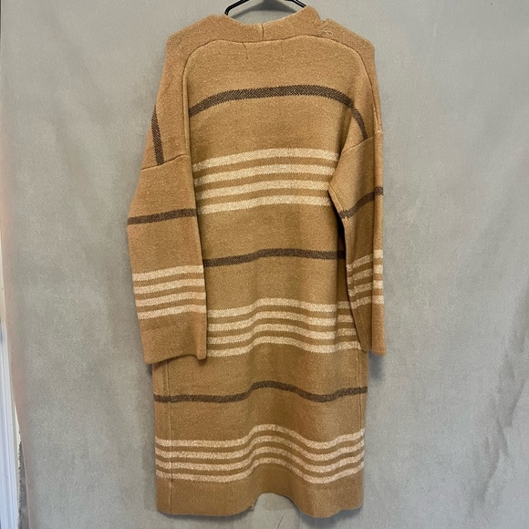 Tan Cardigan - Picture 6 of 7